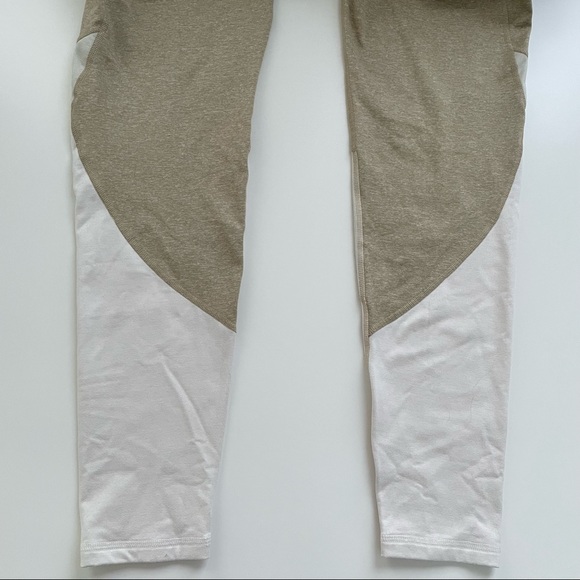 Old Navy High-Waisted Elevate 7/8-Length Color-Block Leggings in Mocha Taffy - Picture 10 of 11